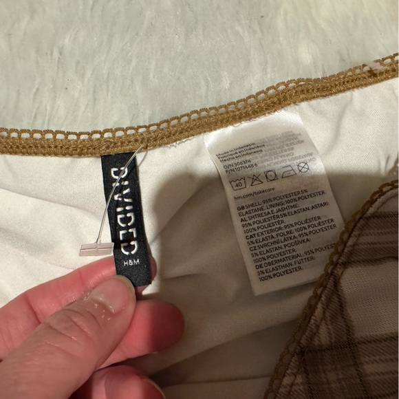 H&M Divided Brown Plaid Mesh Mini Skirt Y2K Sheer Lined Lettuce Hem - Picture 3 of 11